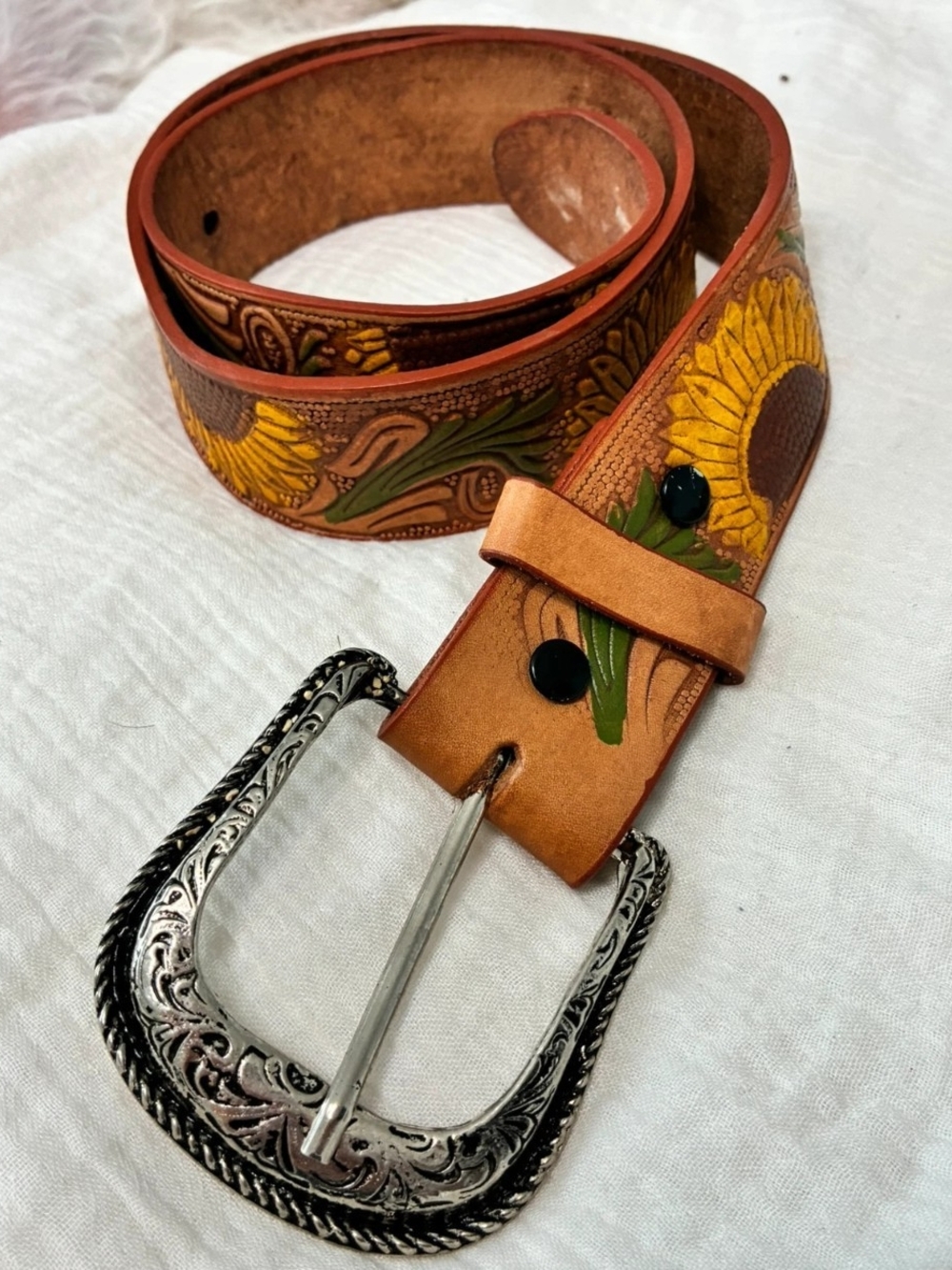 Vintage Boho Hand-Tooled Sunflower Leather Belt - Tan with Silver Buckle
